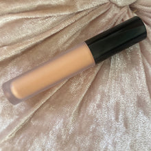 Load image into Gallery viewer, Clanton Peach Gloss