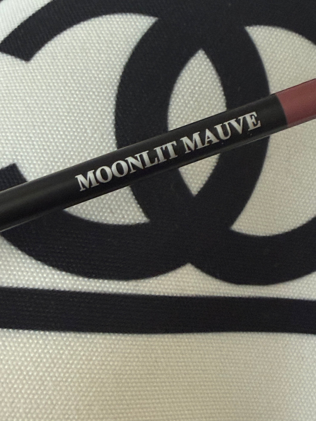 Moon lit Mauve lip pencil