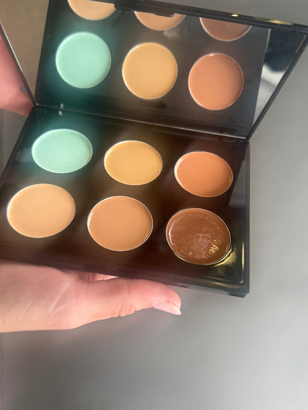 Creamy concealer & contour