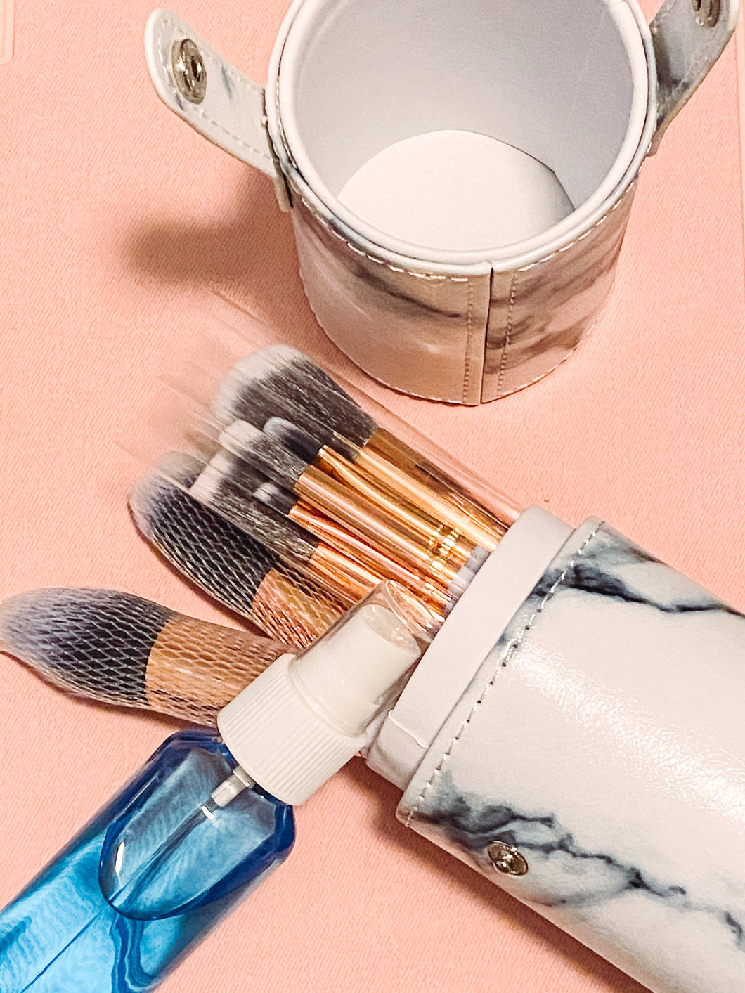 Sold out ! Perfect brush set with free mini brush cleaner